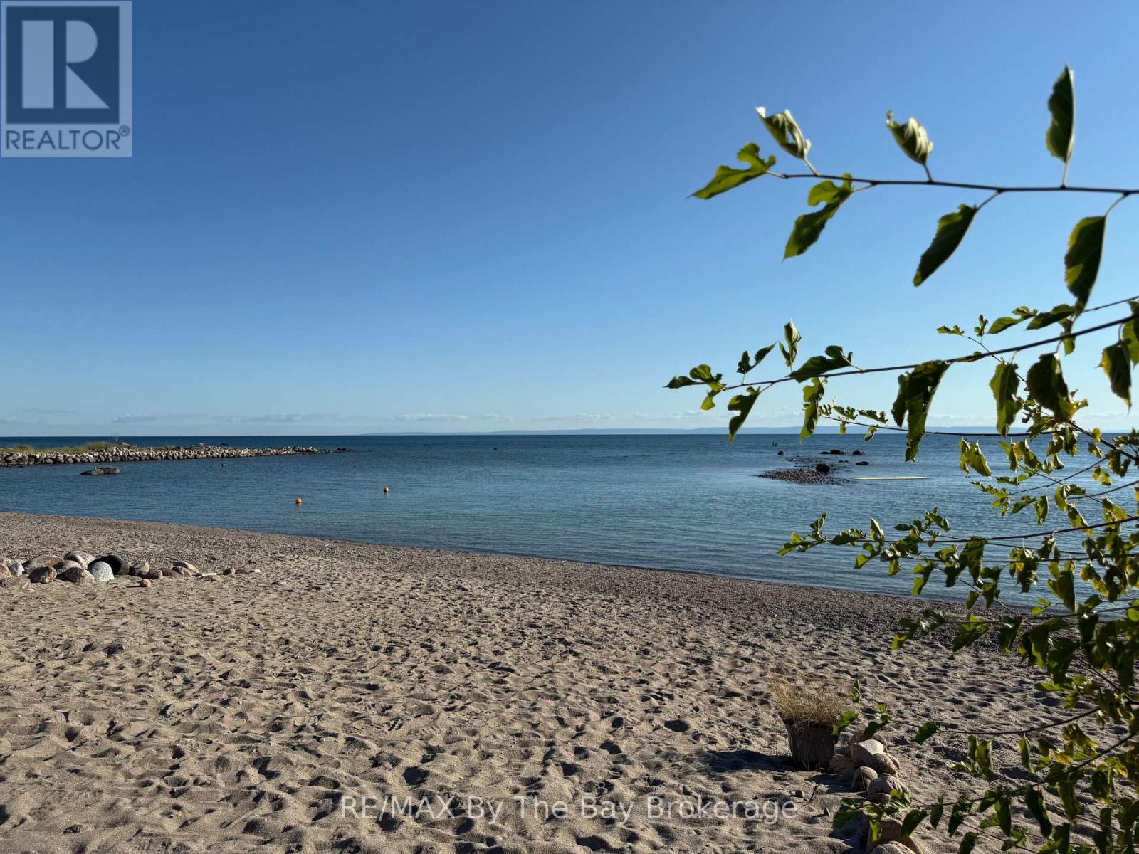 909 17 Concession, Tiny, Ontario L0L 2J0 - Photo 3 - S12358366