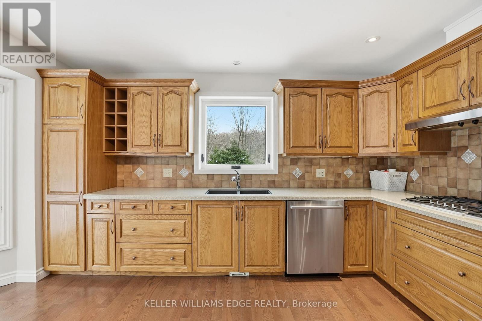 11 Mays Crescent, Hamilton, Ontario  L0R 2H4 - Photo 9 - X12786744