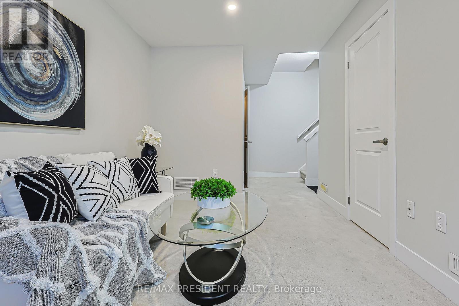 132 - 1960 Dalmagarry Road, London North, Ontario  N6G 0T8 - Photo 6 - X12786794