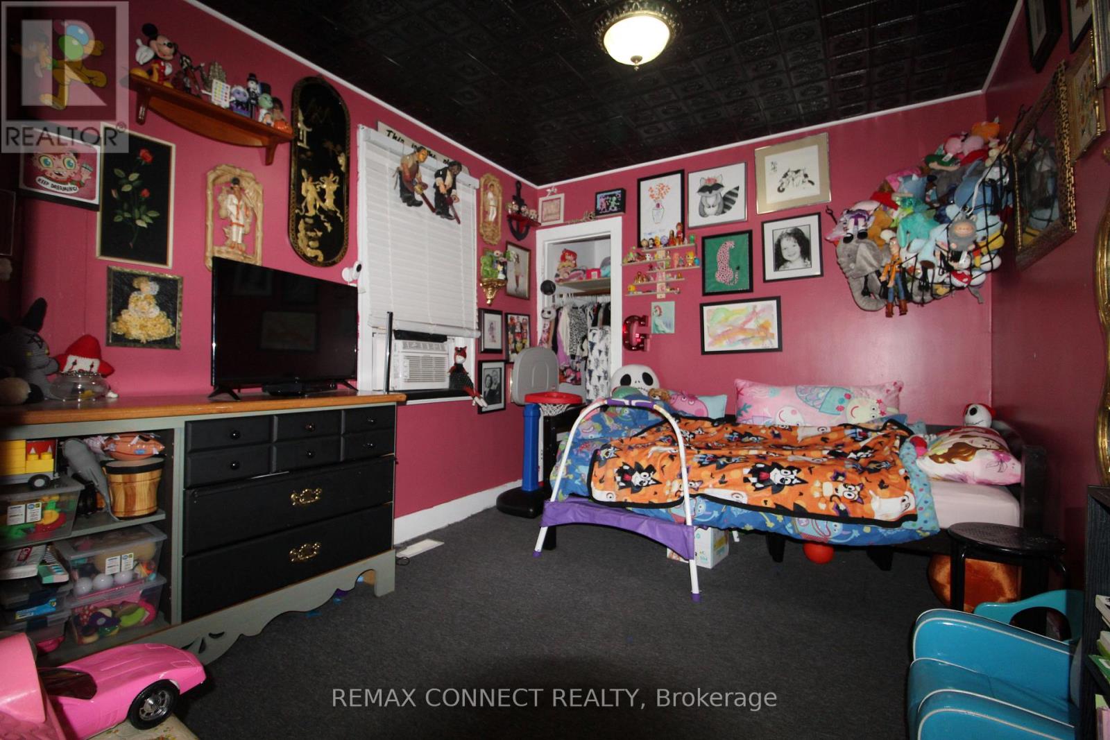 9 Prince Street, St. Catharines, Ontario  L2R 3X6 - Photo 7 - X12786822