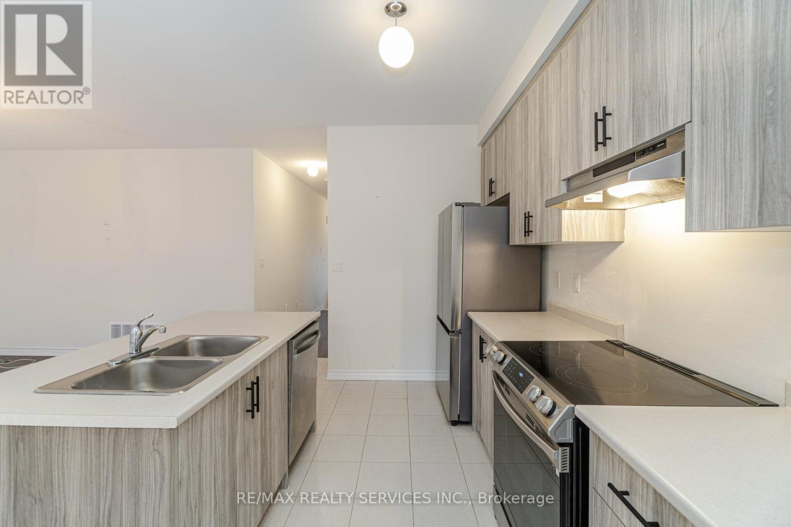 77 Tumblewood Place, Welland, Ontario  L3B 0J3 - Photo 6 - X12786860