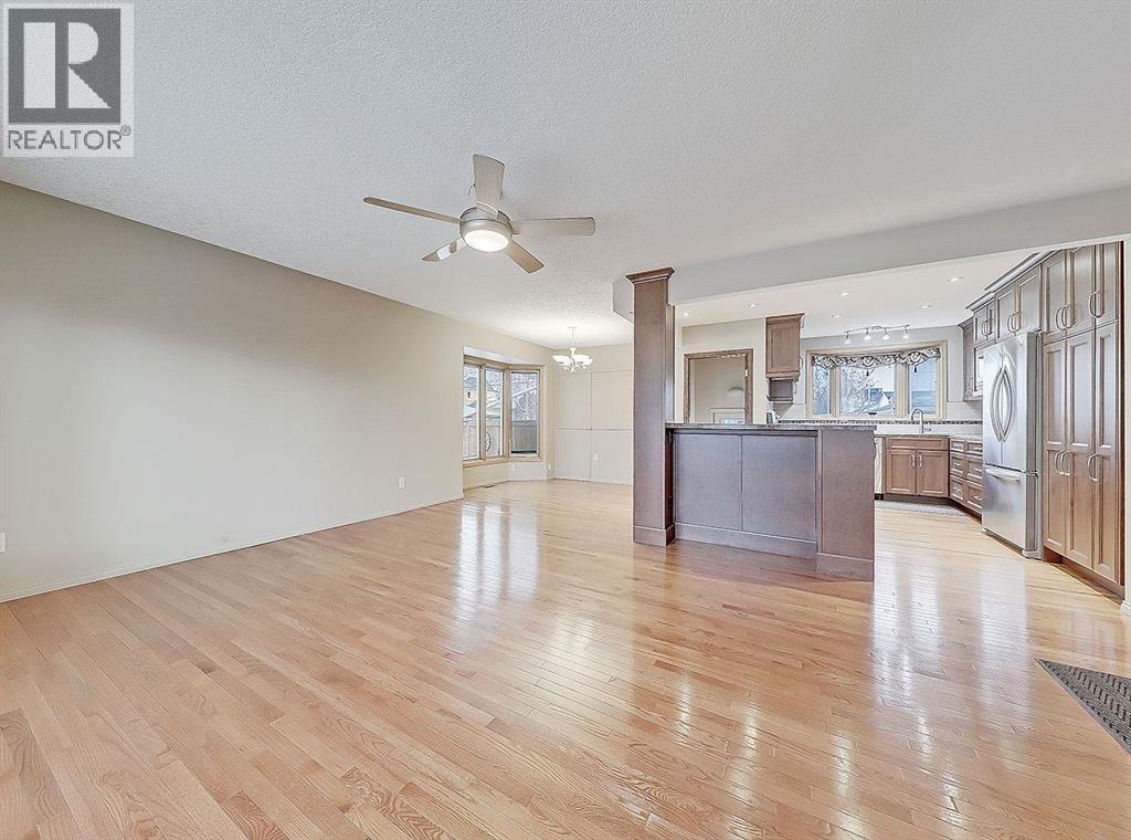 44 Granlea Place Sw, Calgary, Alberta  T3E 4K2 - Photo 7 - A2285137