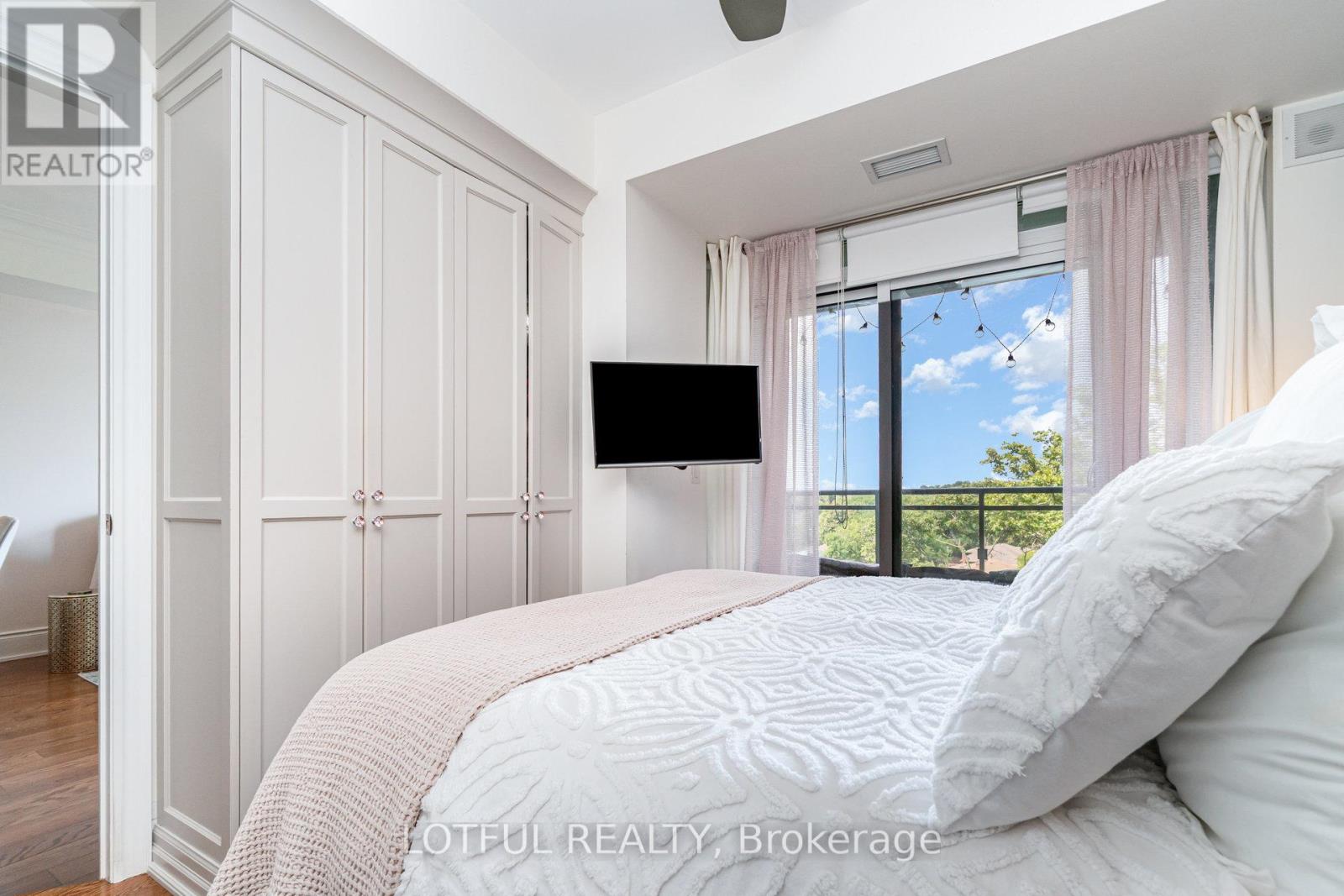 711 - 3500 Lakeshore Road W, Oakville, Ontario  L6L 0B4 - Photo 14 - W12786952