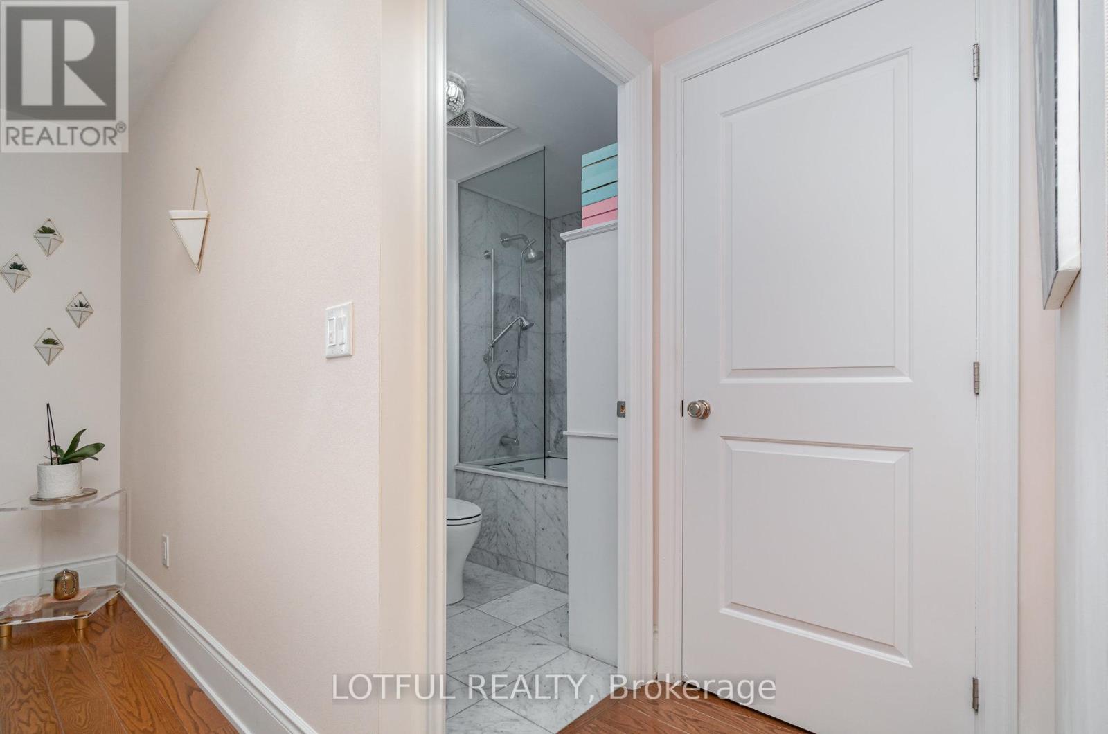 711 - 3500 Lakeshore Road W, Oakville, Ontario  L6L 0B4 - Photo 15 - W12786952