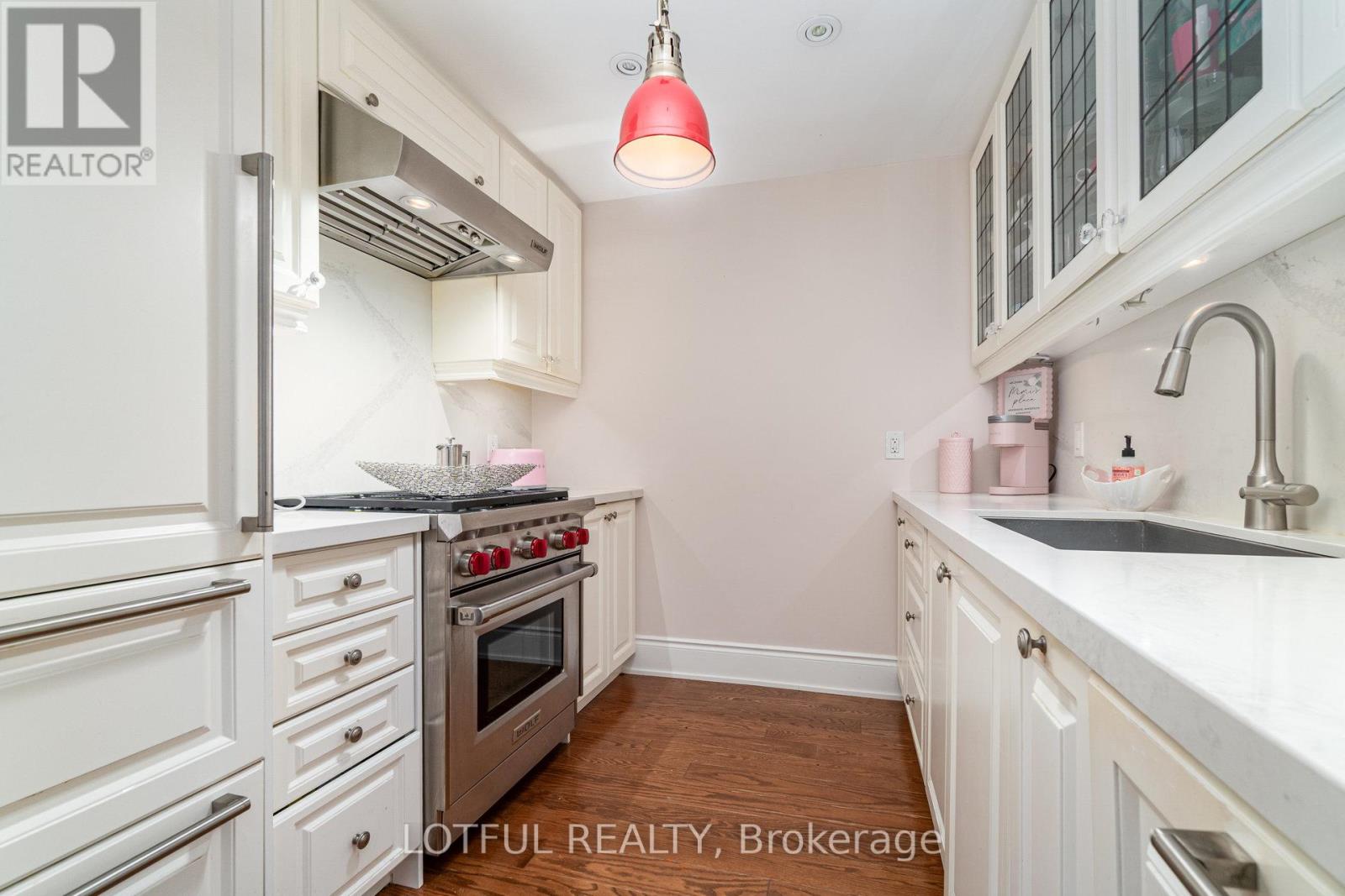 711 - 3500 Lakeshore Road W, Oakville, Ontario  L6L 0B4 - Photo 6 - W12786952