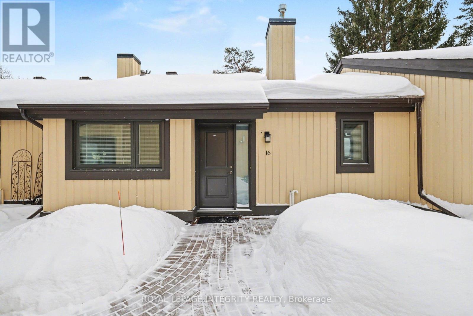 16 PEBBLE BEACH COURT, Ottawa, Ontario