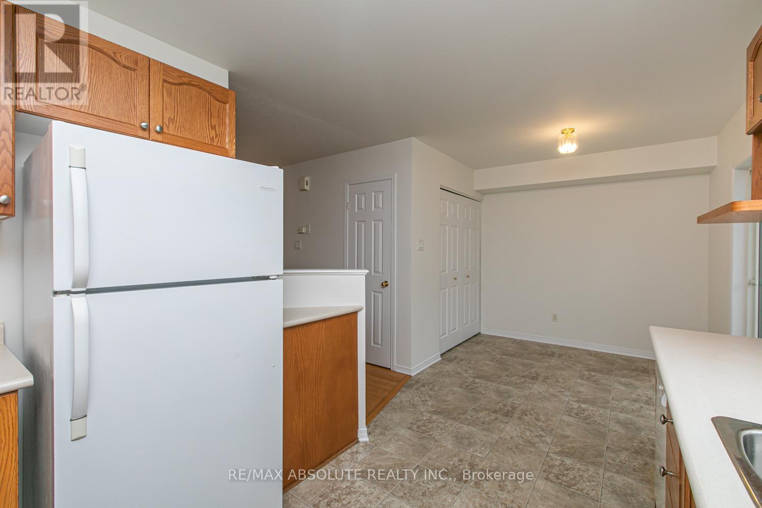 246 Gershwin Private, Ottawa, Ontario  K2H 1G5 - Photo 11 - X12786984