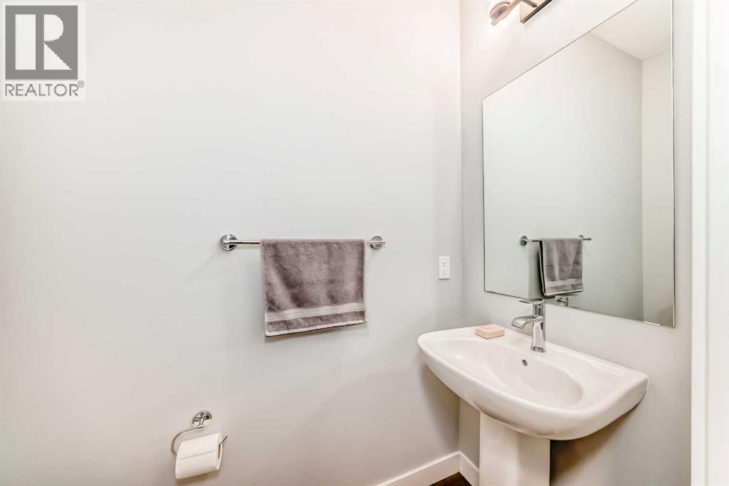 32 Creekstone Landing Sw, Calgary, Alberta  T2X 5E5 - Photo 13 - A2284901