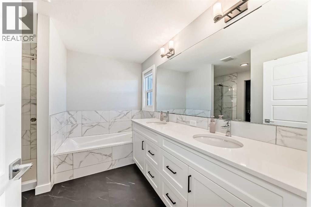 32 Creekstone Landing Sw, Calgary, Alberta  T2X 5E5 - Photo 18 - A2284901