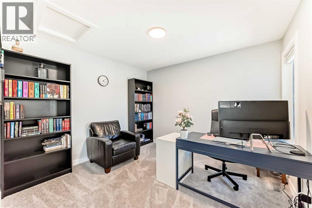 32 Creekstone Landing Sw, Calgary, Alberta  T2X 5E5 - Photo 23 - A2284901