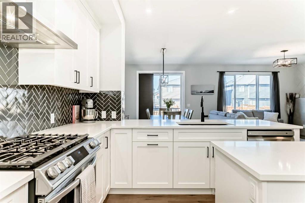 32 Creekstone Landing Sw, Calgary, Alberta  T2X 5E5 - Photo 7 - A2284901