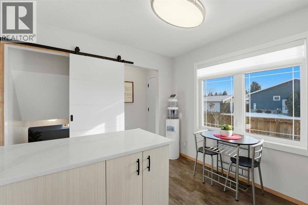 101 Erickson Drive, Red Deer, Alberta  T4R 1X9 - Photo 7 - A2285144