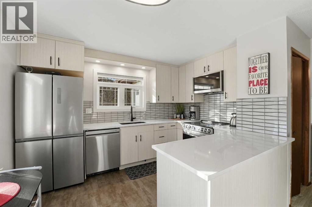 101 Erickson Drive, Red Deer, Alberta  T4R 1X9 - Photo 9 - A2285144