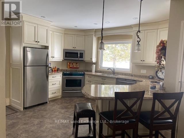 81457 North Line Road, Huron East, Ontario  N0K 1W0 - Photo 36 - X12776330