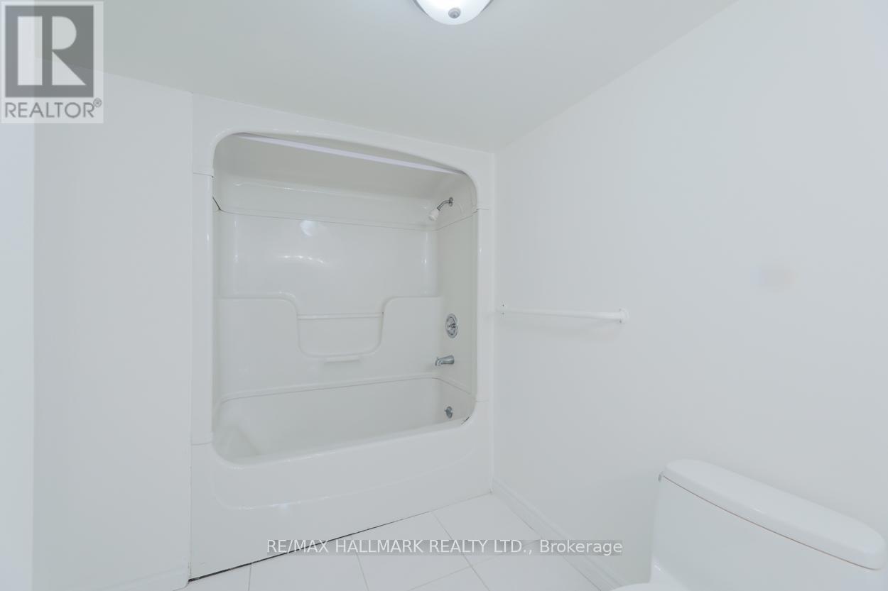 Lower 1 - 3 Minorca Place, Toronto, Ontario  M3A 2Z5 - Photo 13 - C12786880