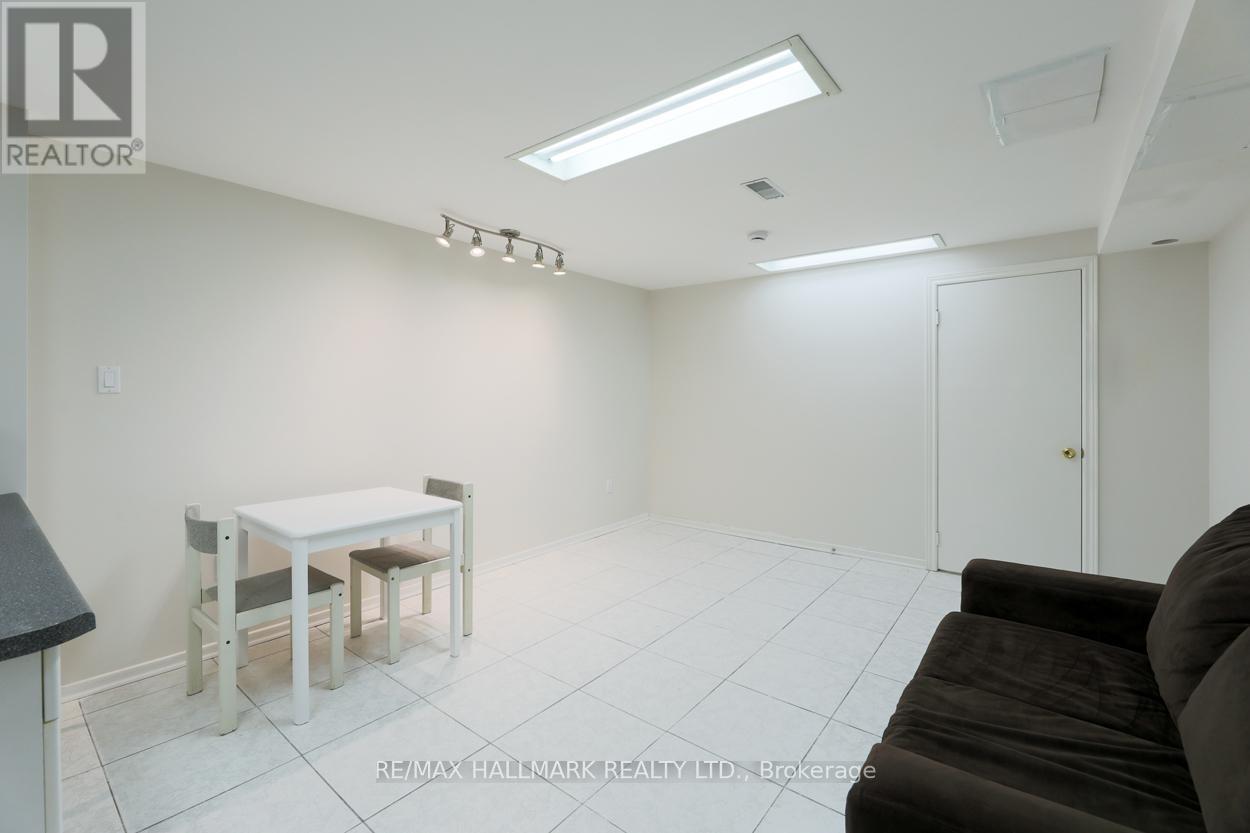 Lower 2 - 3 Minorca Place, Toronto, Ontario  M3A 2Z5 - Photo 10 - C12786888