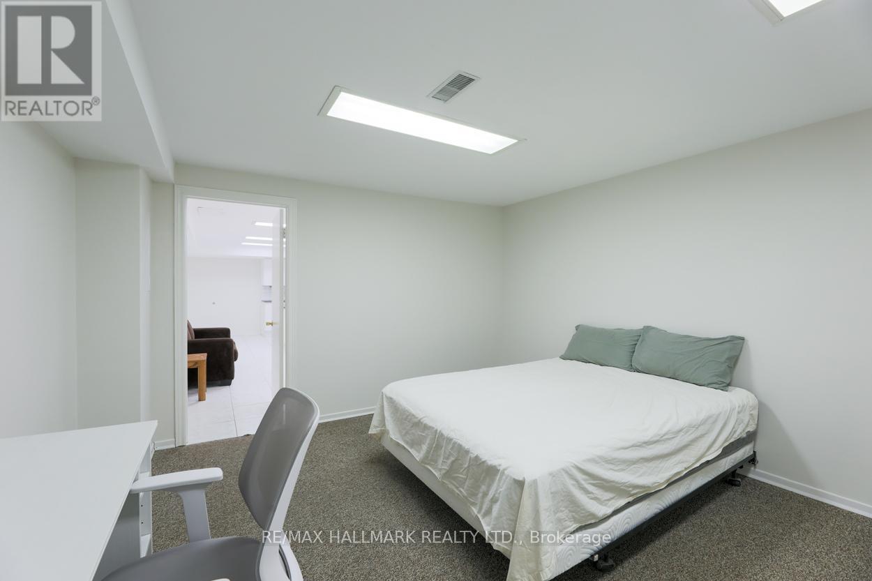 Lower 2 - 3 Minorca Place, Toronto, Ontario  M3A 2Z5 - Photo 12 - C12786888