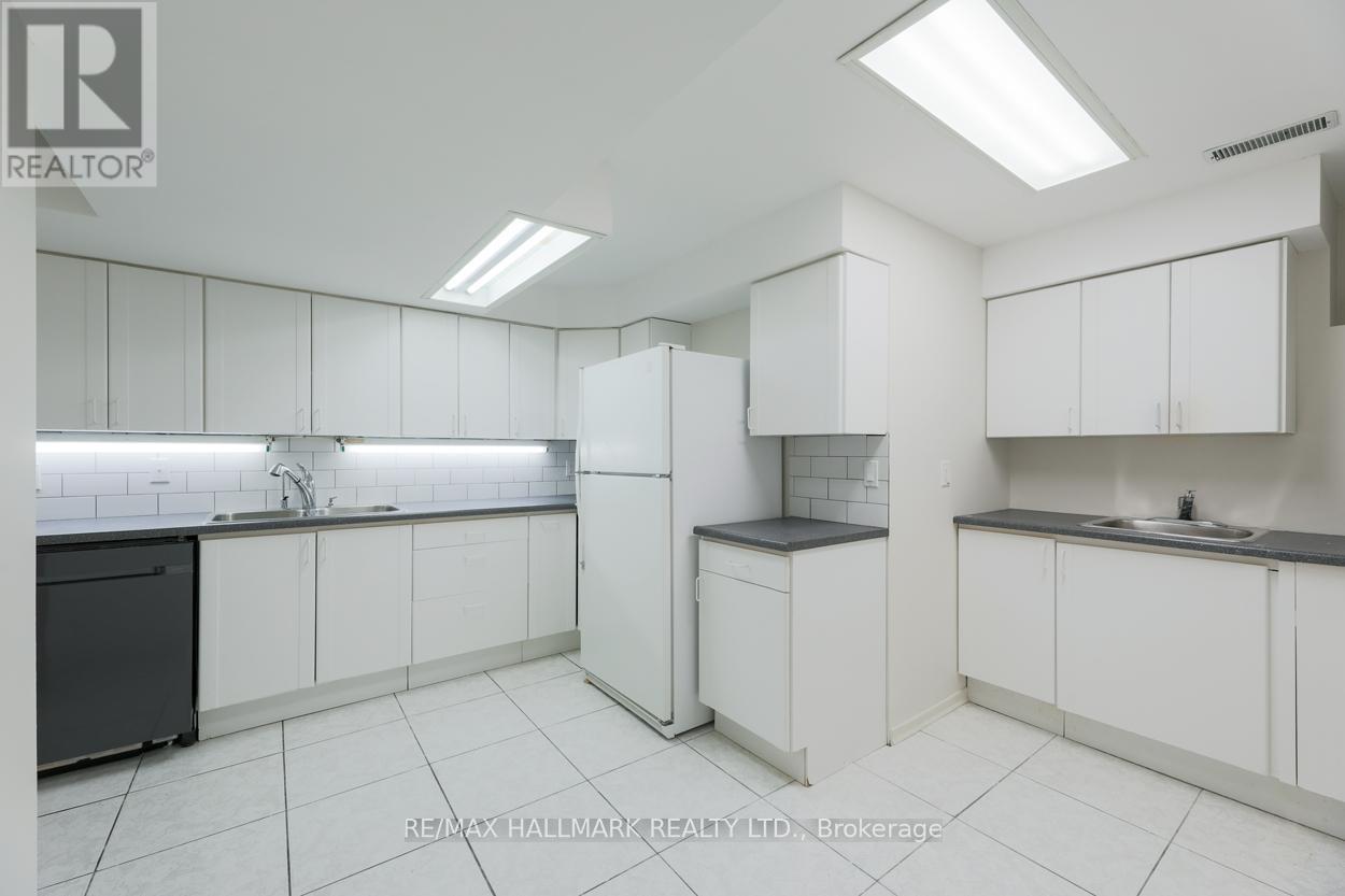 Lower 2 - 3 Minorca Place, Toronto, Ontario  M3A 2Z5 - Photo 7 - C12786888