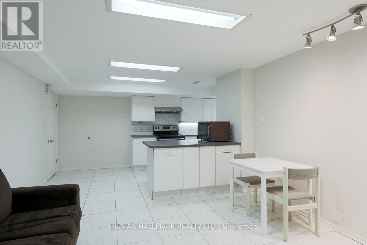 Lower 2 - 3 Minorca Place, Toronto, Ontario  M3A 2Z5 - Photo 8 - C12786888