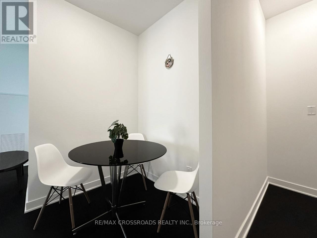 2012 - 11 Yorkville Avenue, Toronto, Ontario  M4W 0B7 - Photo 18 - C12786934