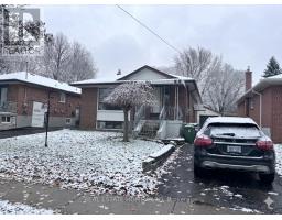 7 DUNLOP AVENUE, Toronto, Ontario