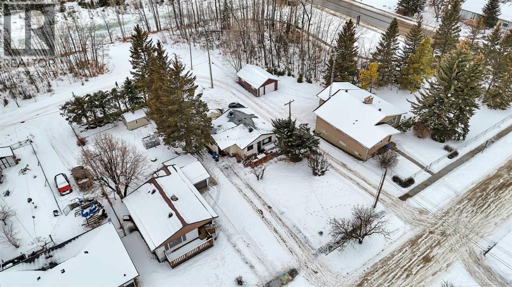 105 2 Avenue Ne, Sundre, Alberta  T0M 1X0 - Photo 2 - A2283414