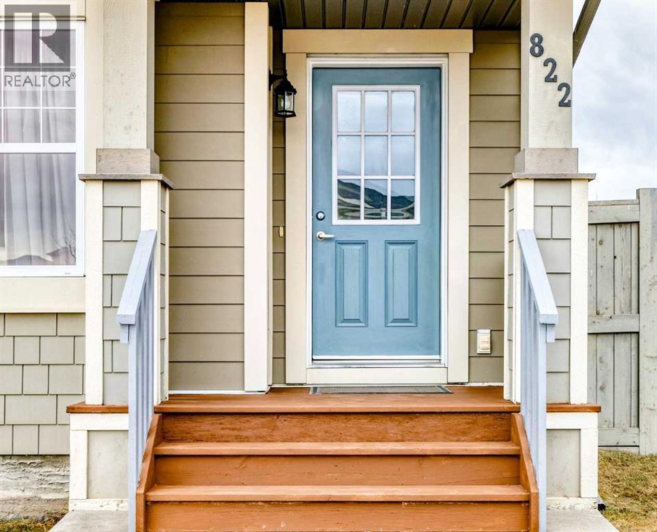 822 Panatella Boulevard Nw, Calgary, Alberta  T3K 0n7 - Photo 2 - A2284706