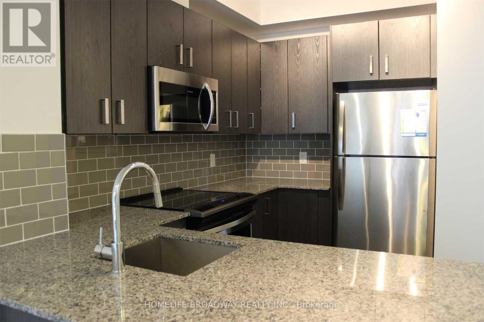 231 - 11611 Yonge Street, Richmond Hill, Ontario  L4E 1G2 - Photo 3 - N12786890