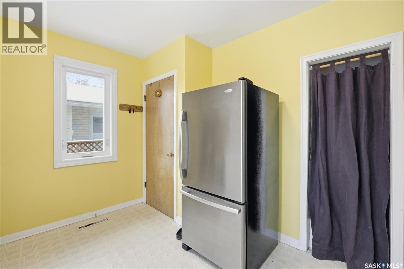 334 Q Avenue N, Saskatoon, Saskatchewan  S7L 2X8 - Photo 13 - SK028502