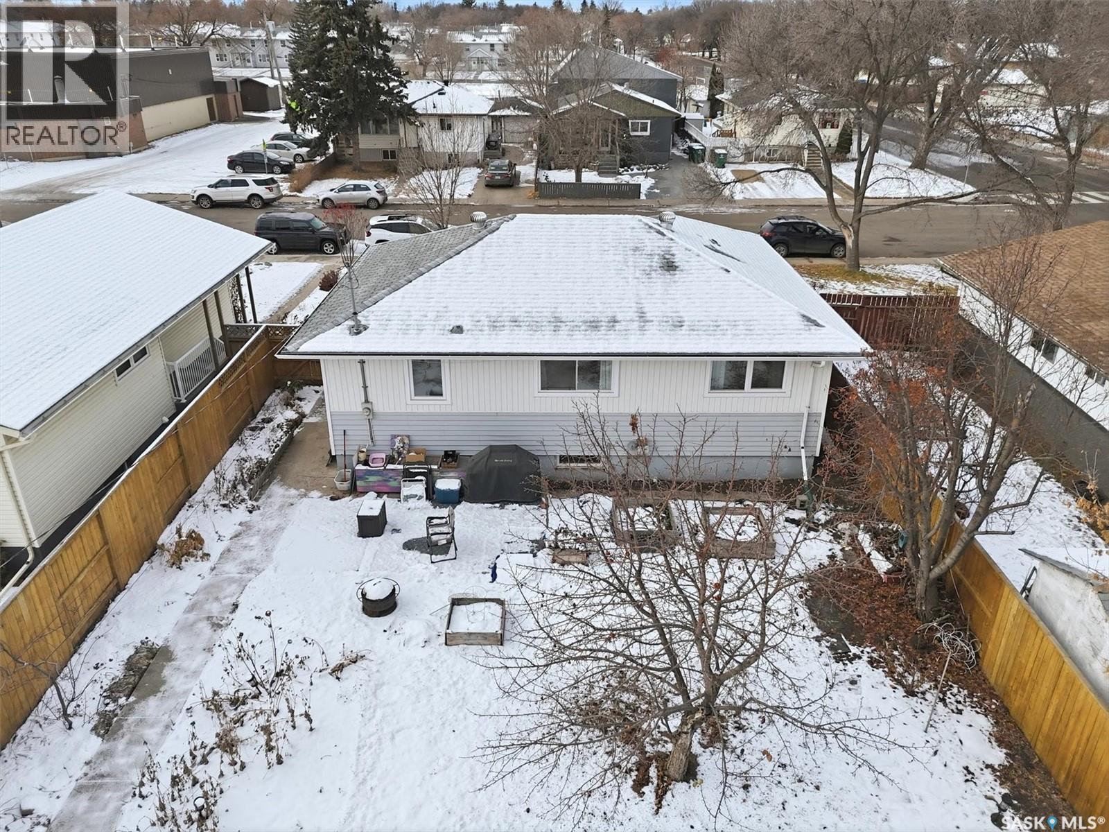 334 Q Avenue N, Saskatoon, Saskatchewan  S7L 2X8 - Photo 3 - SK028502