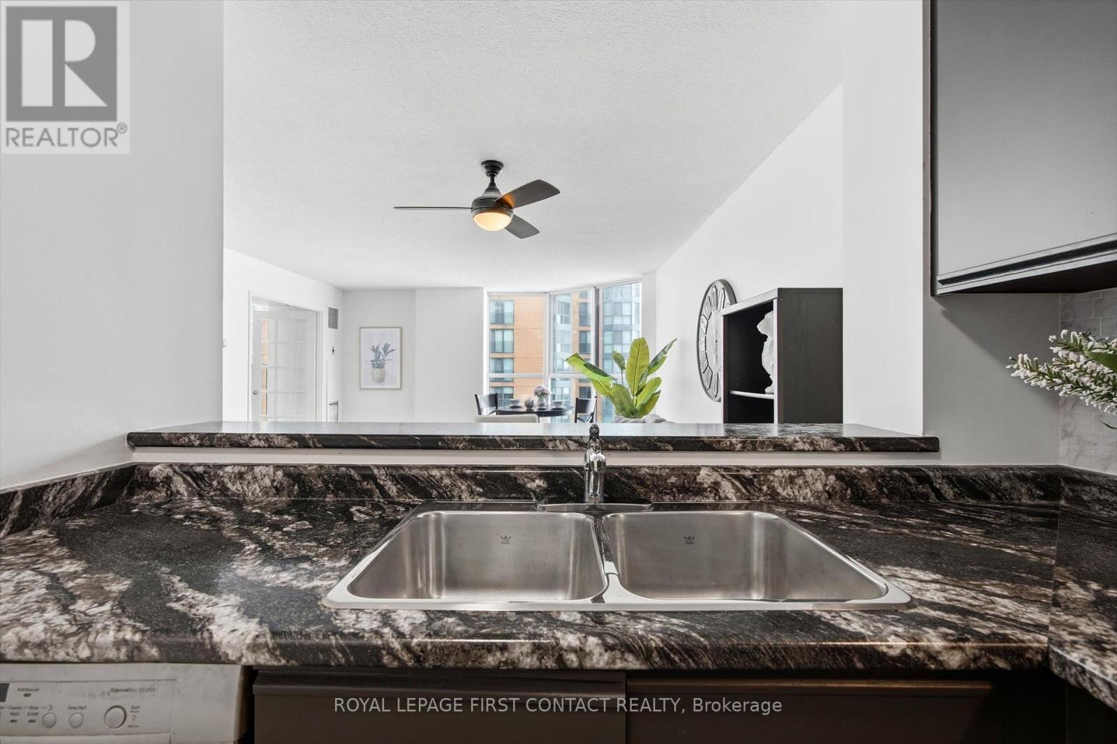 808 - 140 Dunlop Street E, Barrie, Ontario  L4M 6H9 - Photo 11 - S12786926