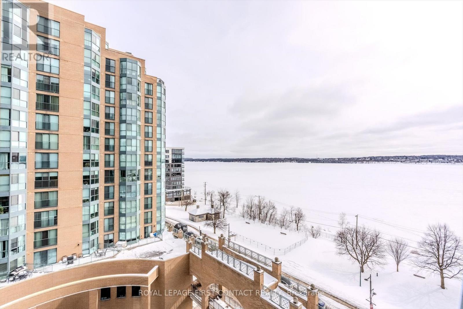 808 - 140 Dunlop Street E, Barrie, Ontario  L4M 6H9 - Photo 2 - S12786926