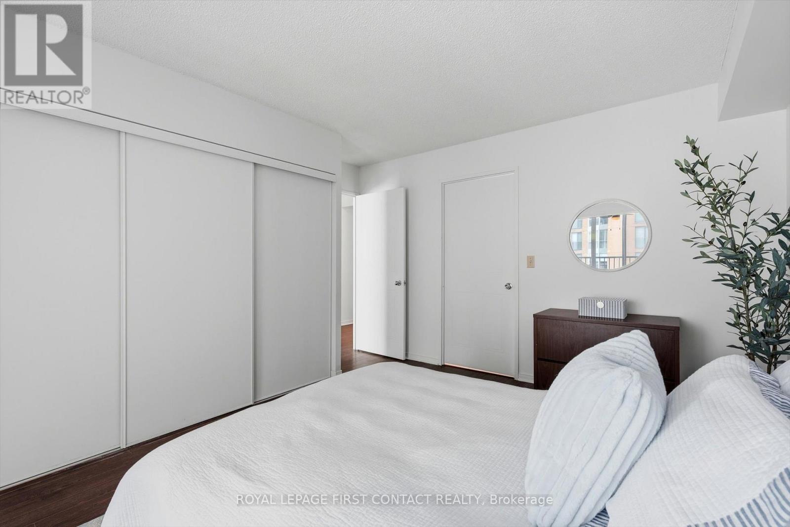 808 - 140 Dunlop Street E, Barrie, Ontario  L4M 6H9 - Photo 21 - S12786926