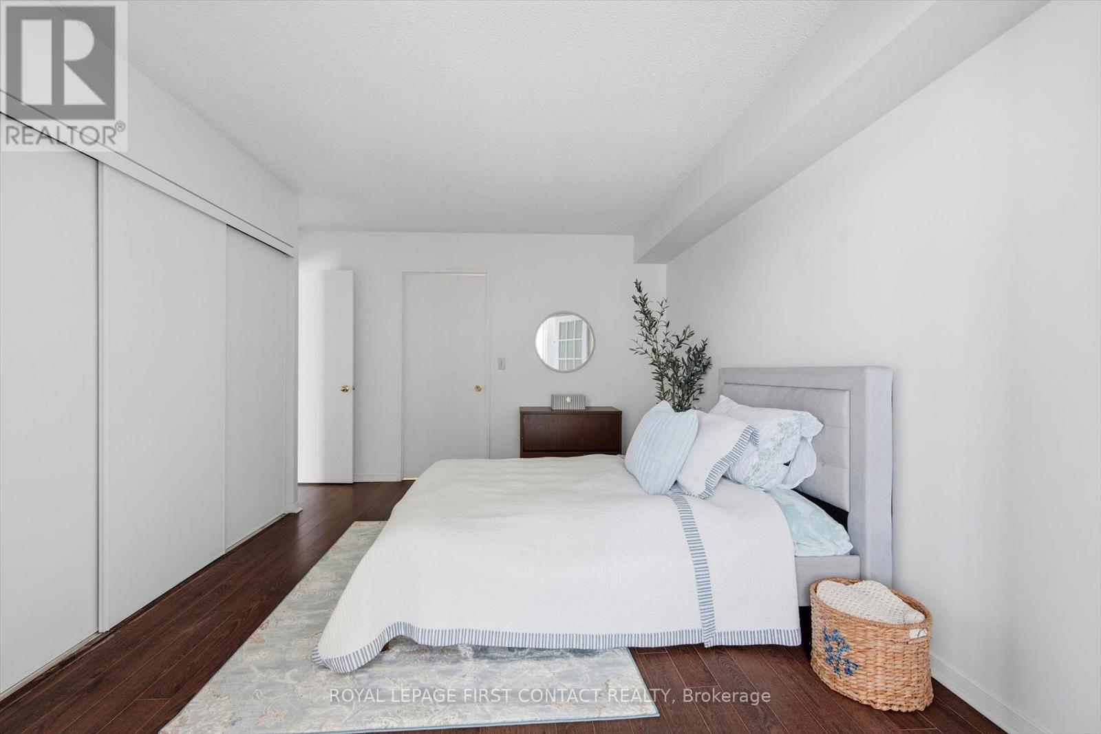 808 - 140 Dunlop Street E, Barrie, Ontario  L4M 6H9 - Photo 23 - S12786926