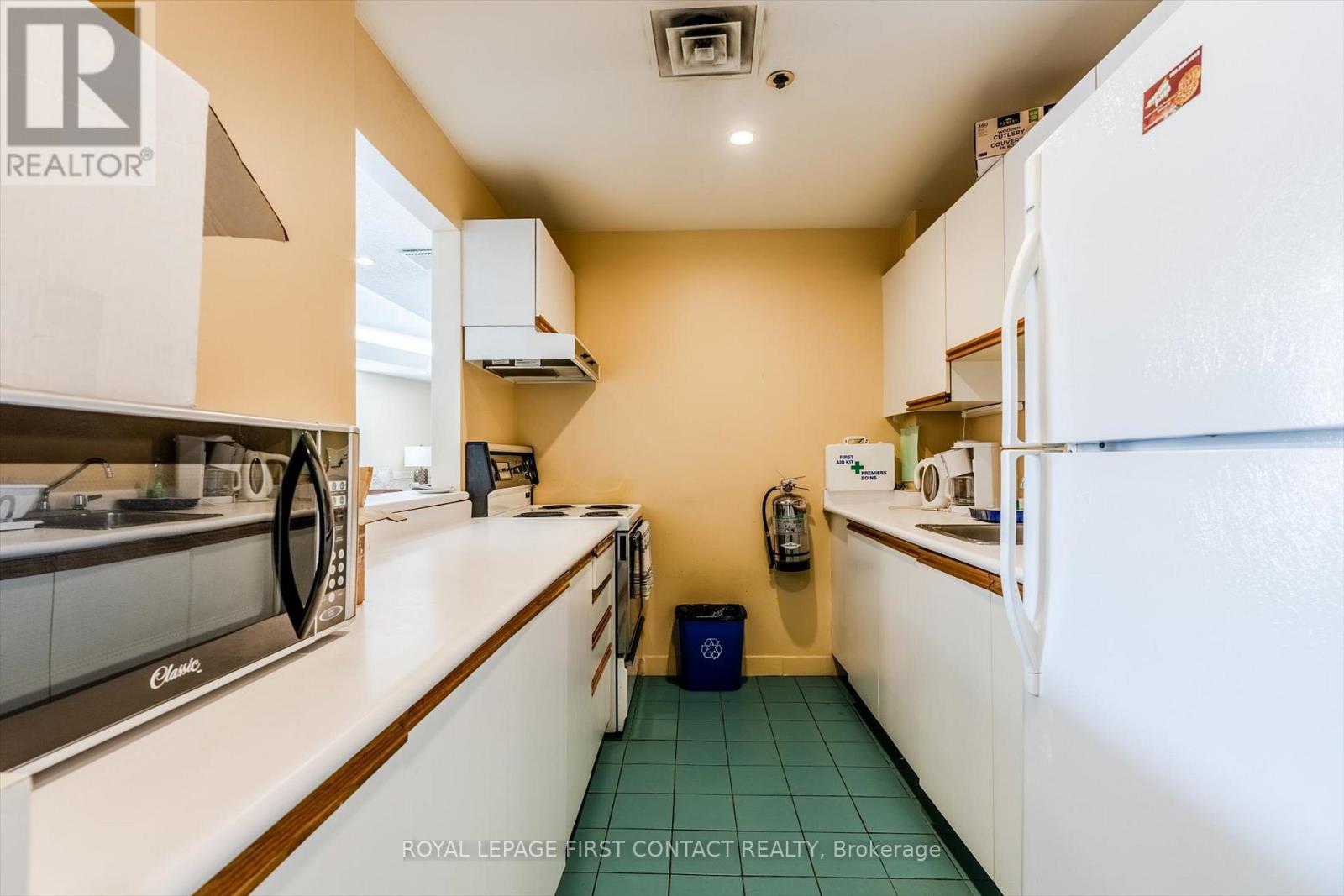 808 - 140 Dunlop Street E, Barrie, Ontario  L4M 6H9 - Photo 34 - S12786926