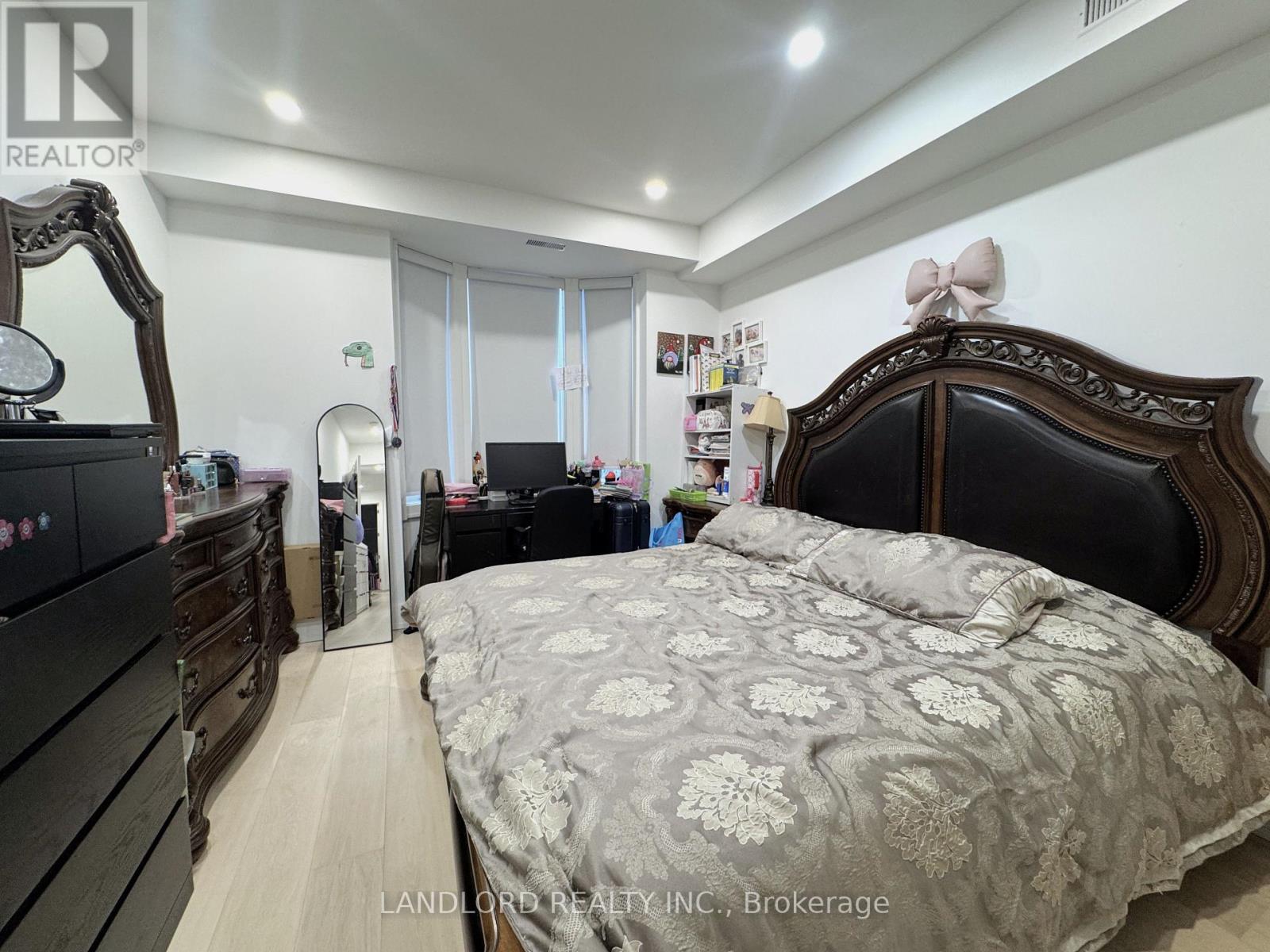 1 - 37 Boustead Avenue, Toronto, Ontario  M6R 1Y7 - Photo 10 - W12786894