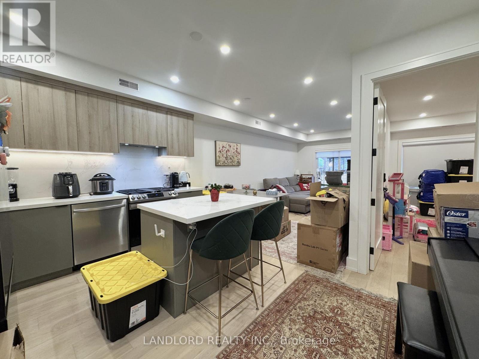 1 - 37 Boustead Avenue, Toronto, Ontario  M6R 1Y7 - Photo 5 - W12786894