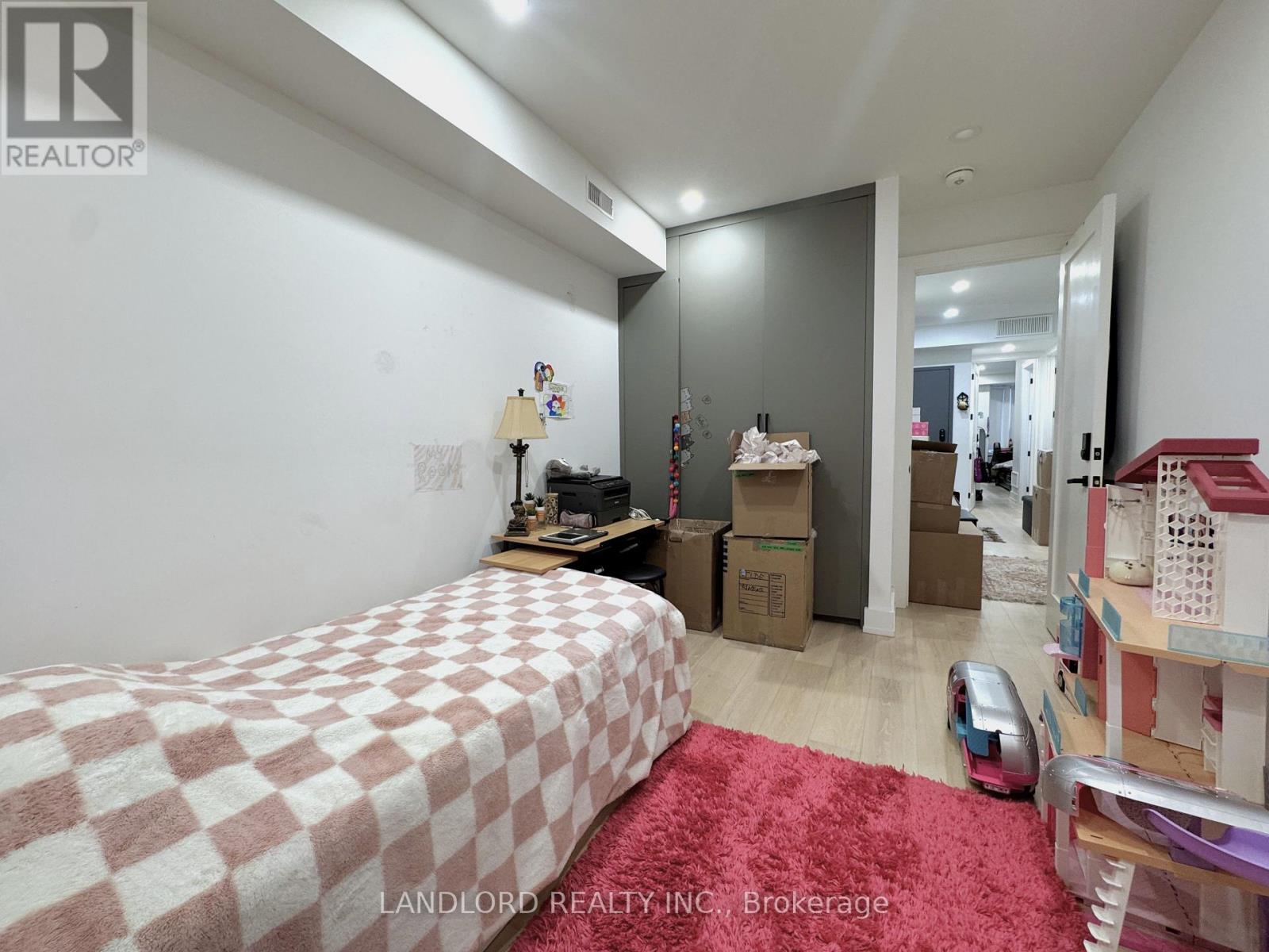 1 - 37 Boustead Avenue, Toronto, Ontario  M6R 1Y7 - Photo 9 - W12786894