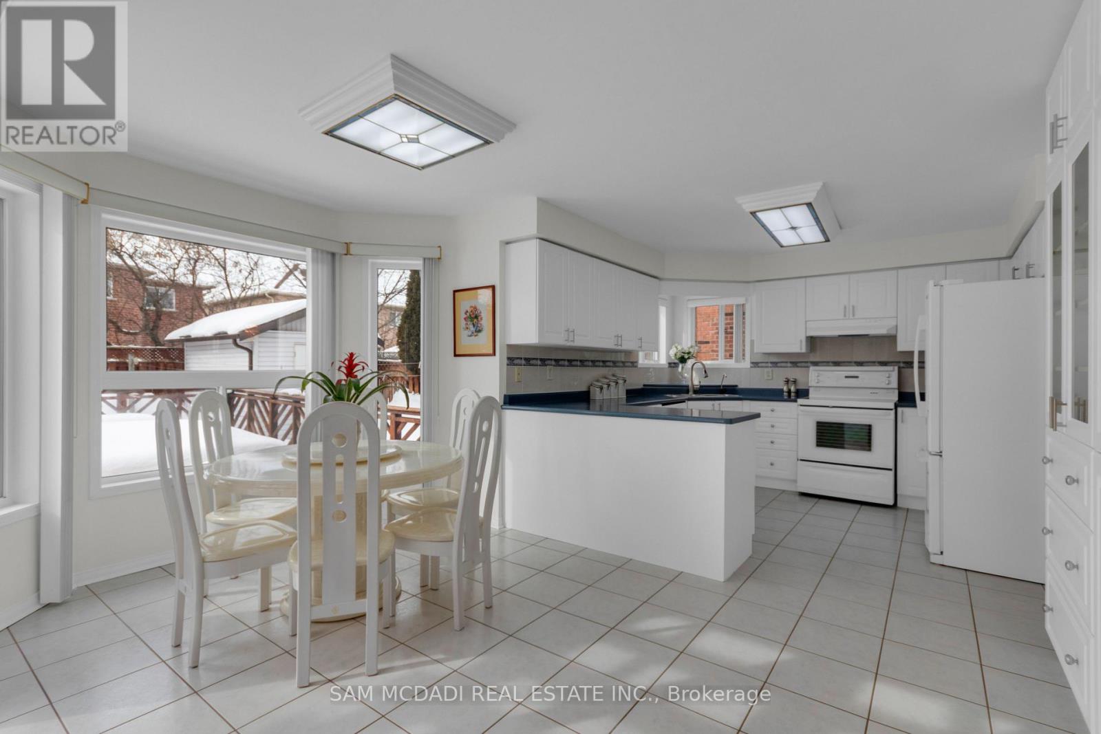 22 Nazer Street, Halton Hills (Georgetown), Ontario  L7G 5X8 - Photo 12 - W12786900