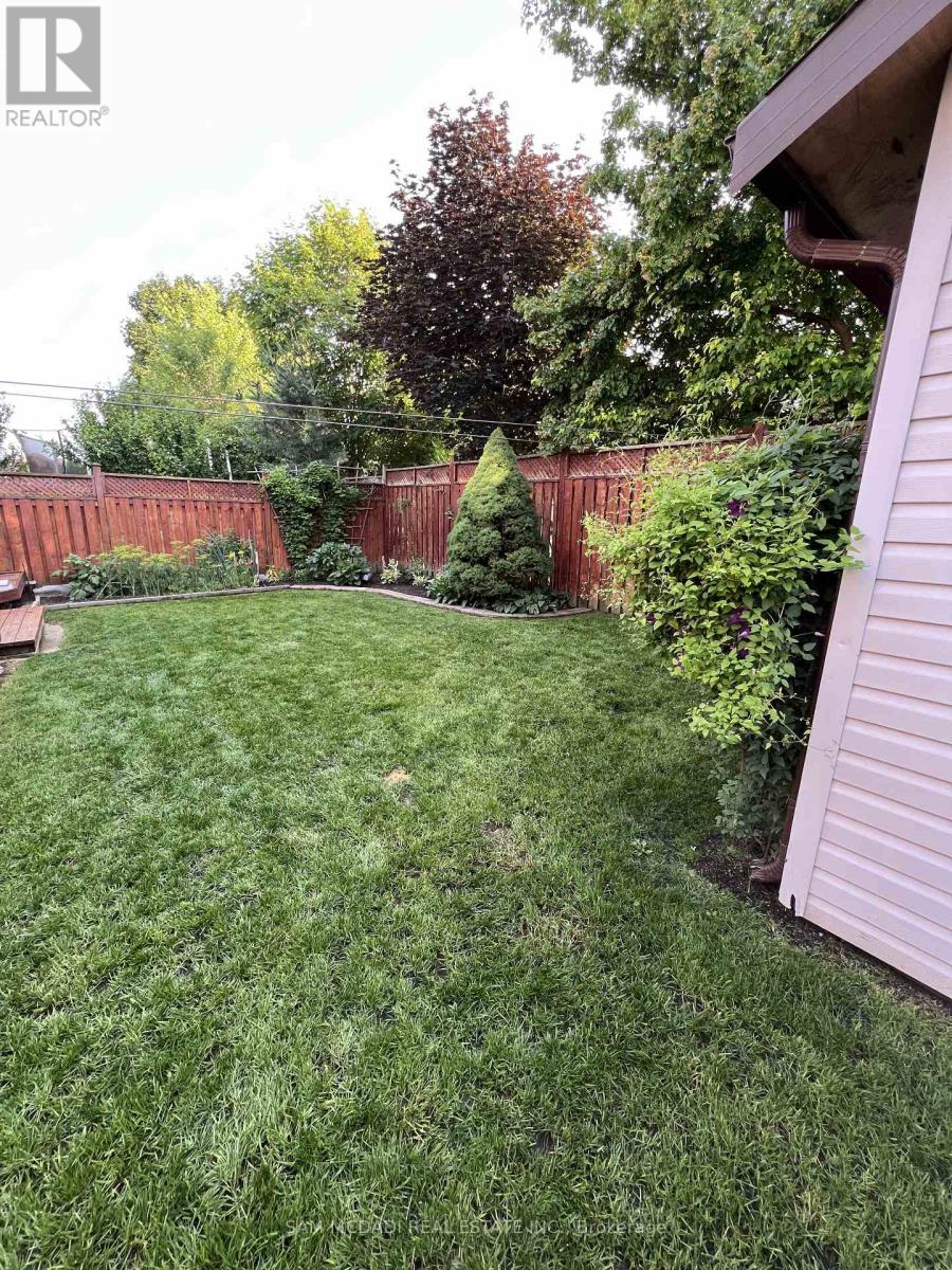 22 Nazer Street, Halton Hills (Georgetown), Ontario  L7G 5X8 - Photo 49 - W12786900