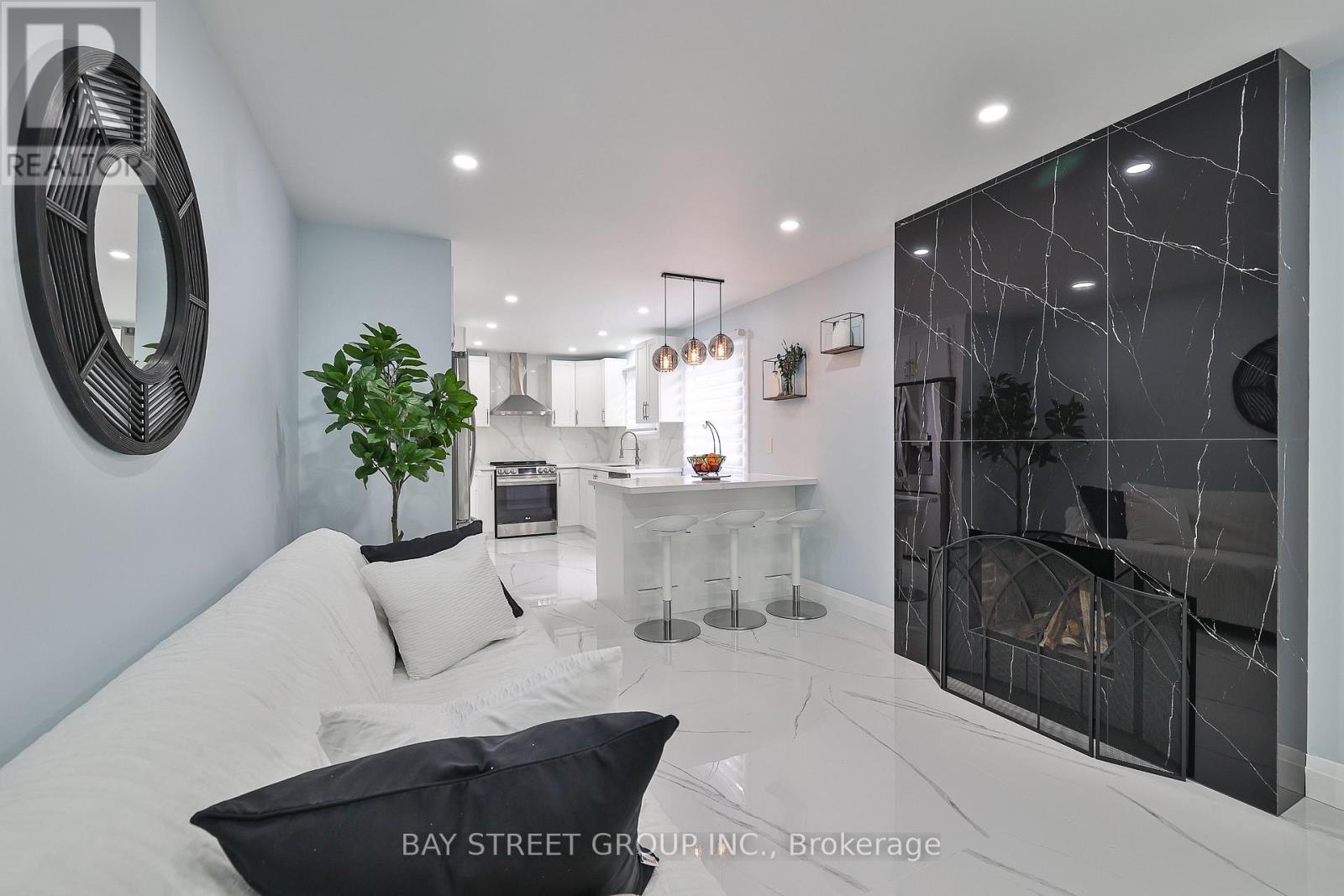 4277 Torino Crescent, Mississauga, Ontario  L4W 3T4 - Photo 13 - W12786920