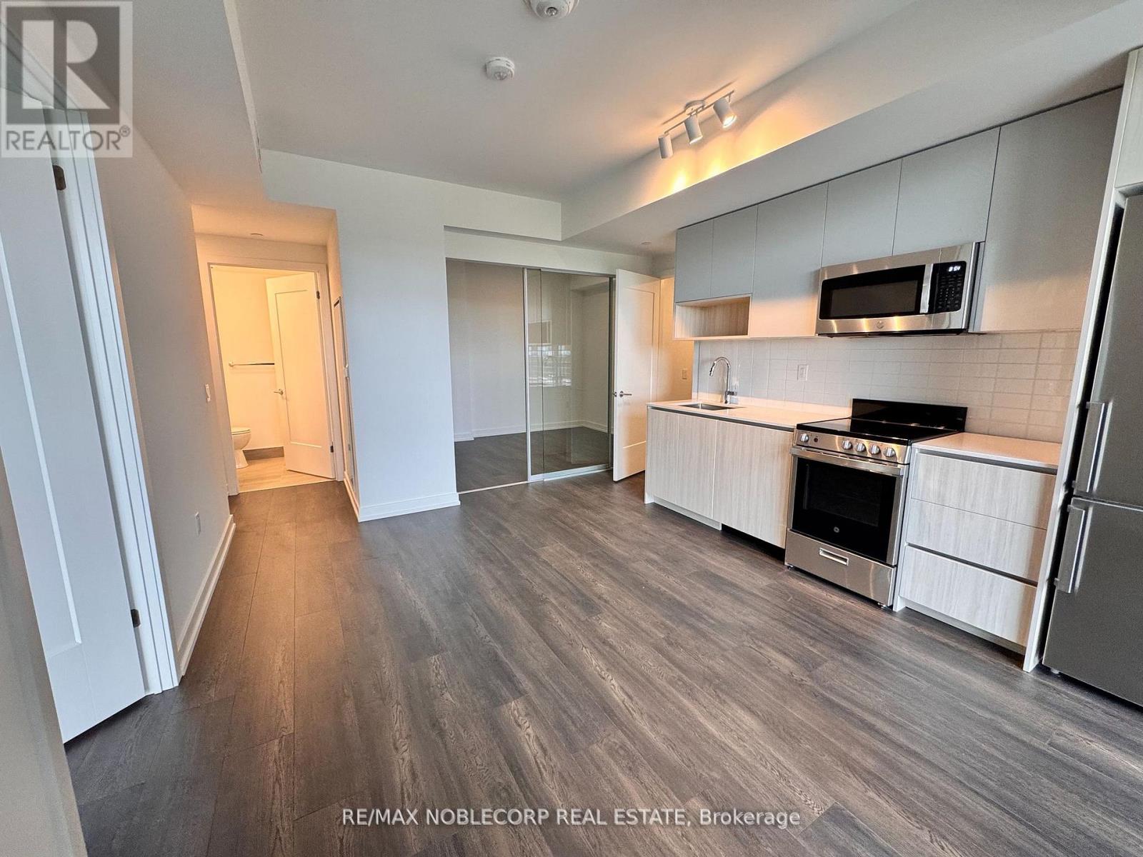 701 - 801 The Queensway, Toronto (Stonegate-Queensway), Ontario  M8Z 1N4 - Photo 9 - W12786938