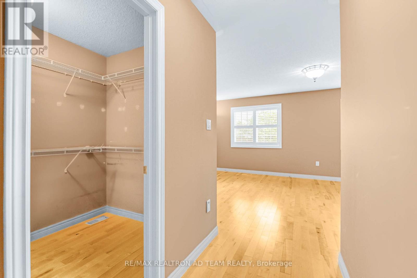 498 Tremblant Court, Mississauga, Ontario  L5W 1P4 - Photo 24 - W12786942