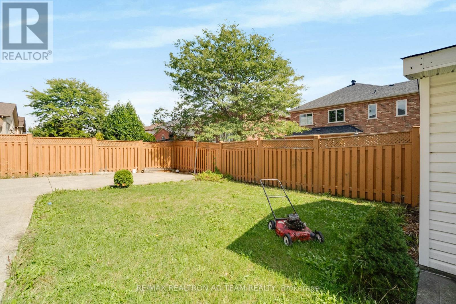 498 Tremblant Court, Mississauga, Ontario  L5W 1P4 - Photo 46 - W12786942