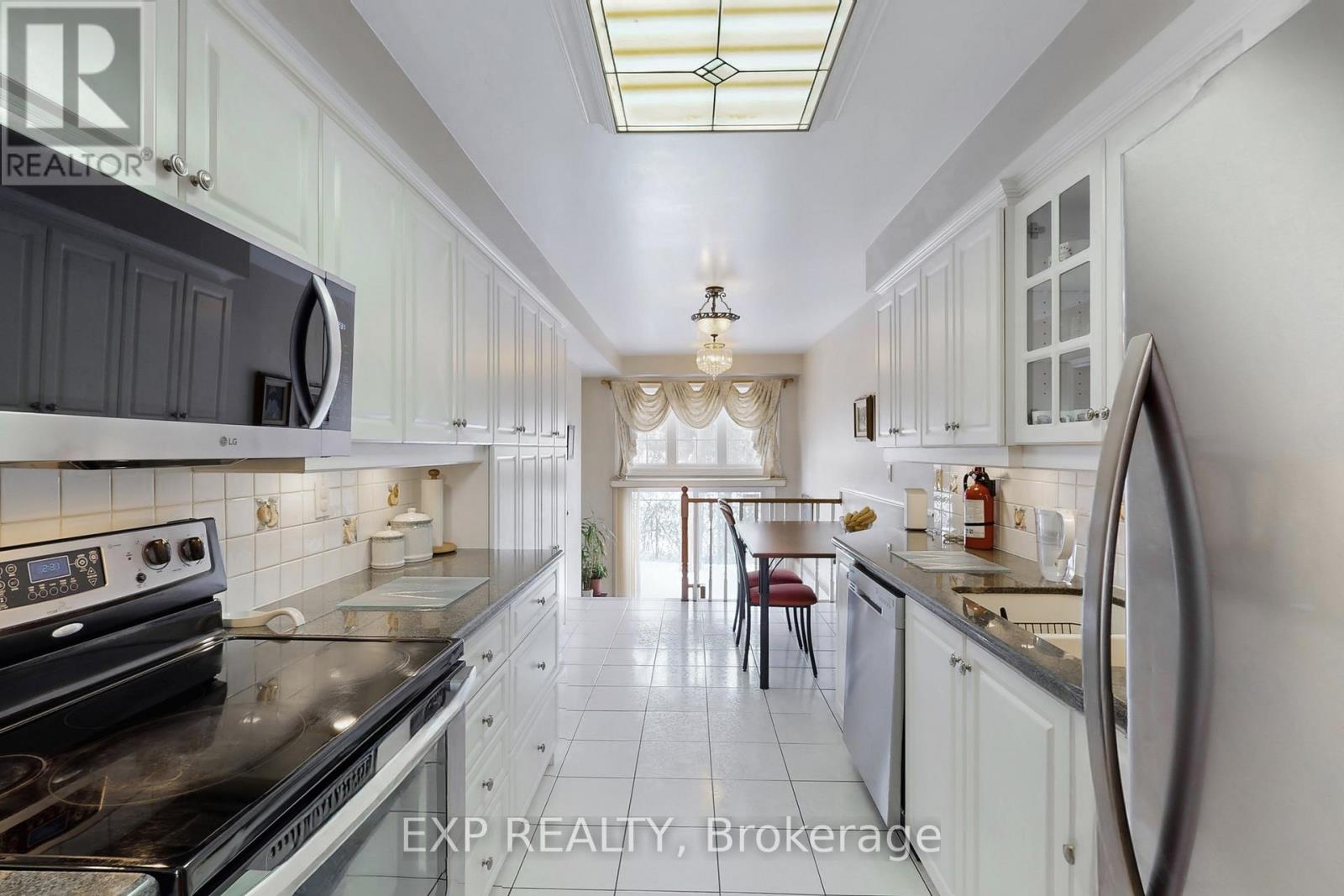 43 Hartnell Square, Brampton, Ontario  L6S 5W8 - Photo 18 - W12786962