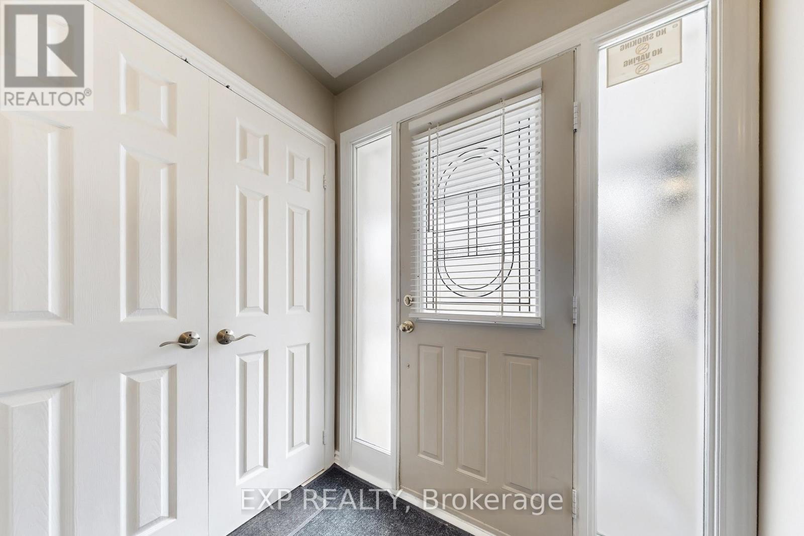 43 Hartnell Square, Brampton, Ontario  L6S 5W8 - Photo 4 - W12786962