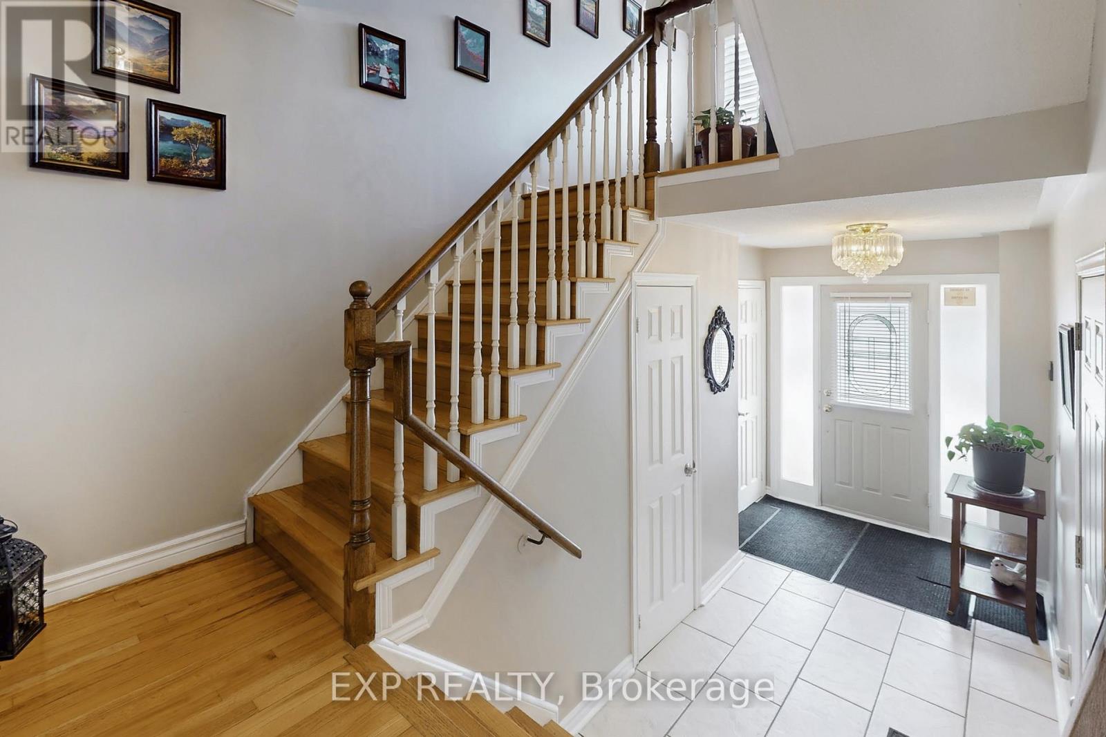 43 Hartnell Square, Brampton, Ontario  L6S 5W8 - Photo 6 - W12786962