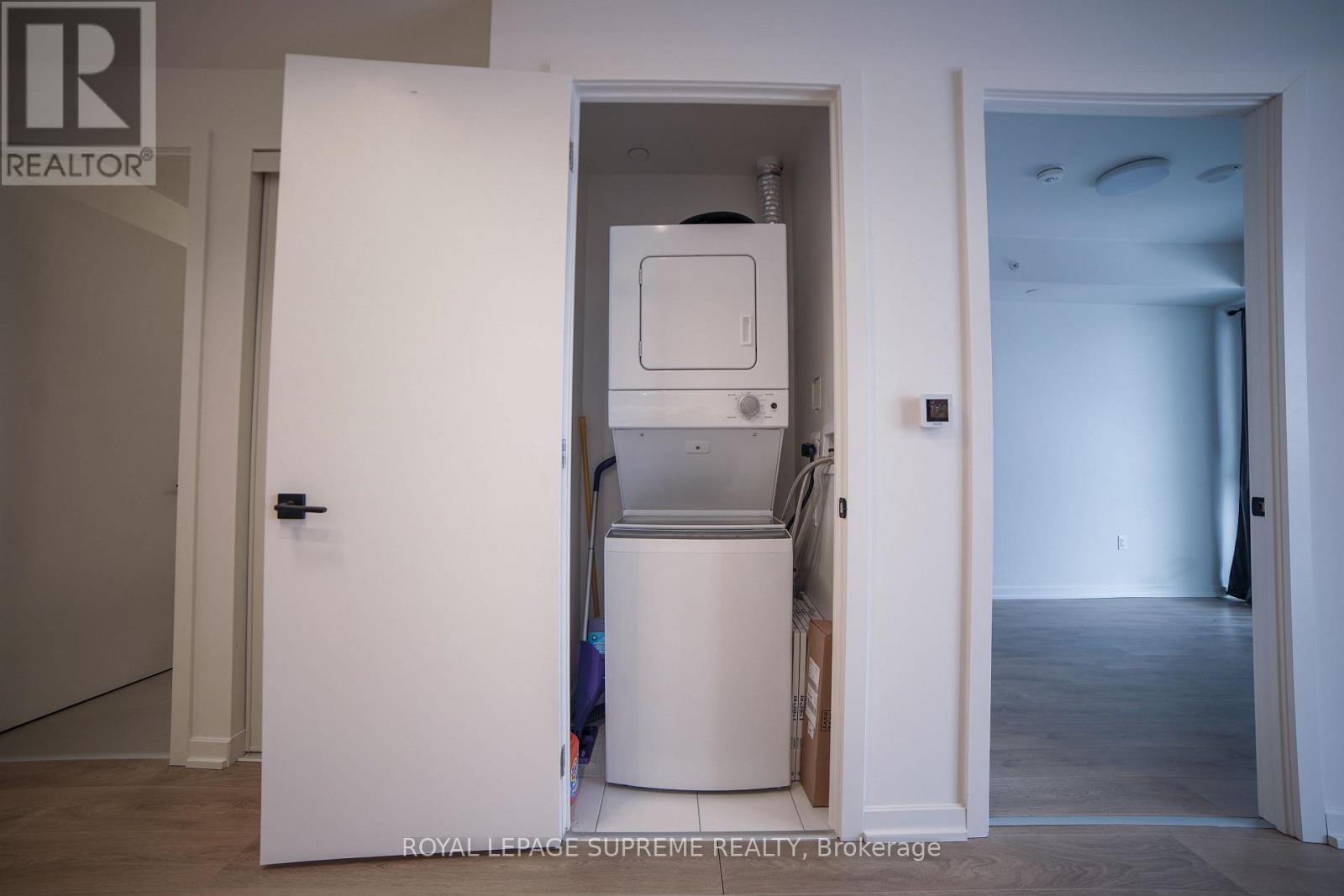 1301 - 10 Graphophone Grove, Toronto, Ontario  M6H 0E5 - Photo 8 - W12786968