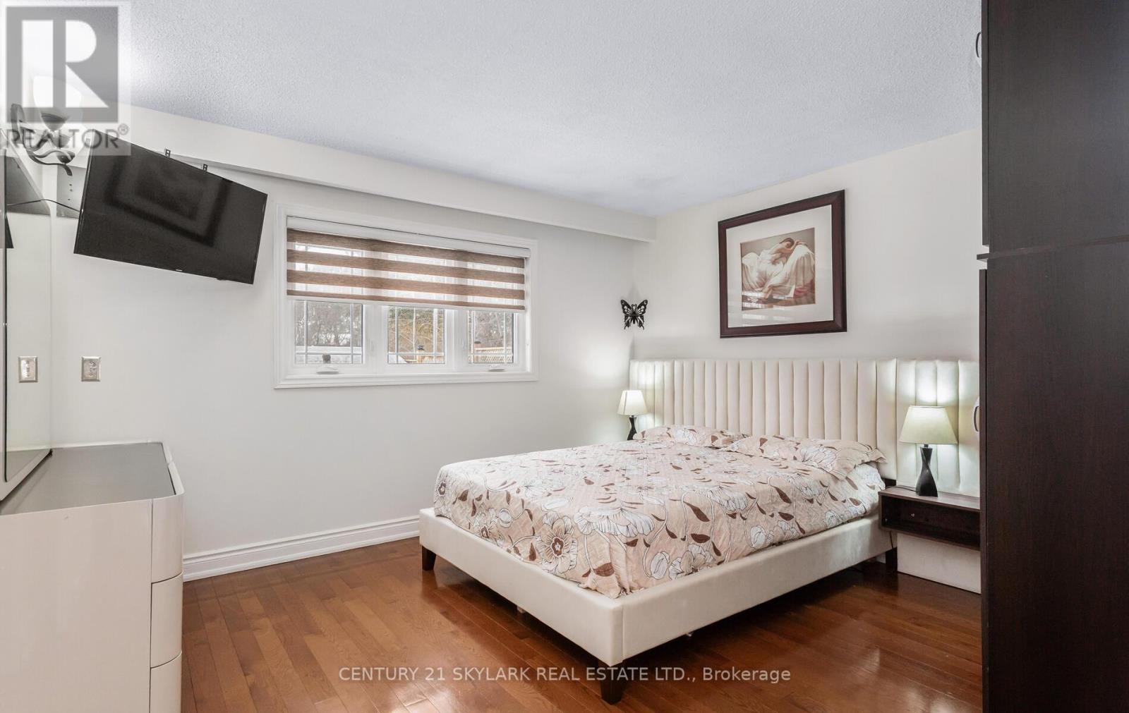 3353 Martins Pine Crescent, Mississauga, Ontario  L5L 1G3 - Photo 10 - W12786980