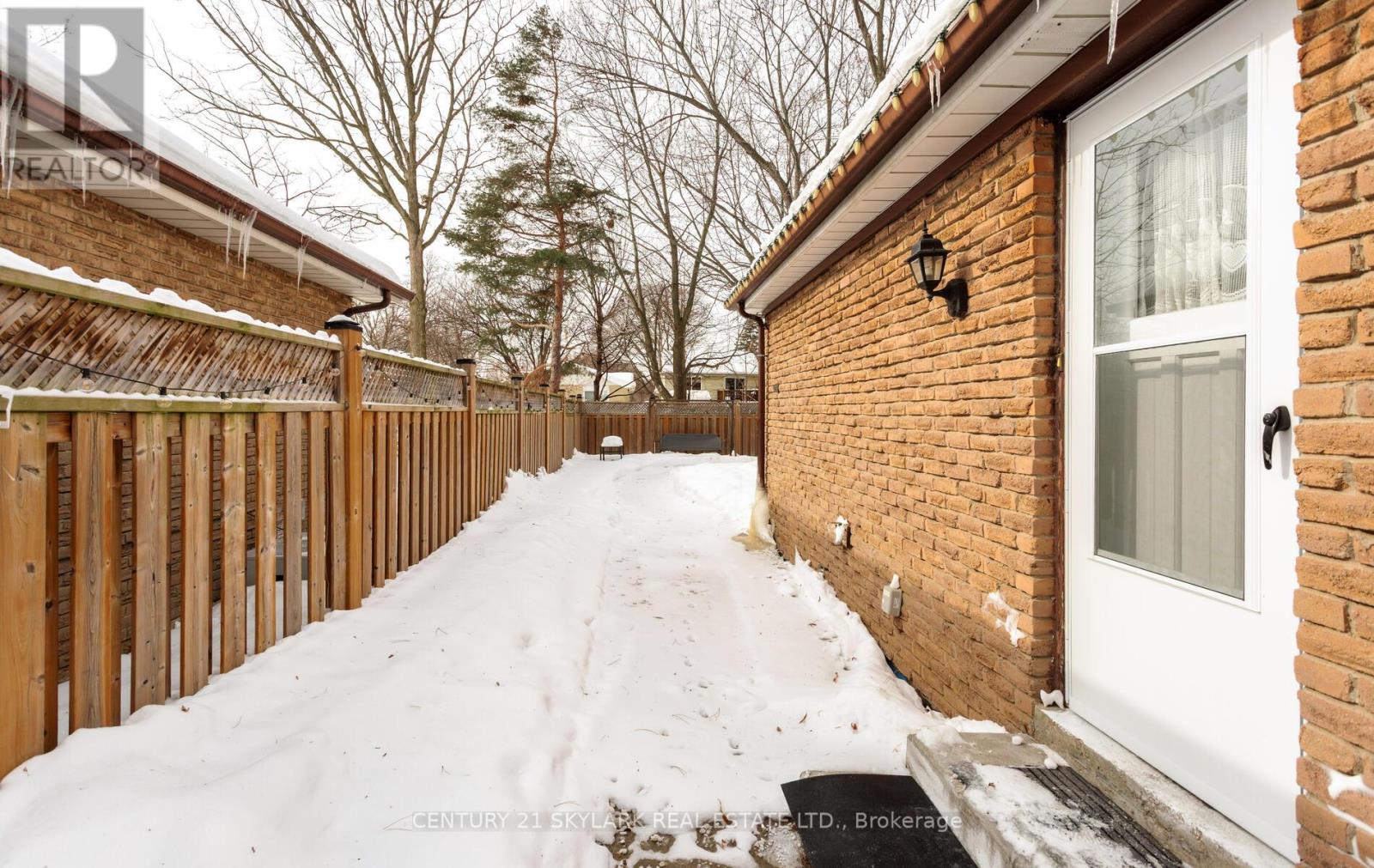 3353 Martins Pine Crescent, Mississauga, Ontario  L5L 1G3 - Photo 24 - W12786980